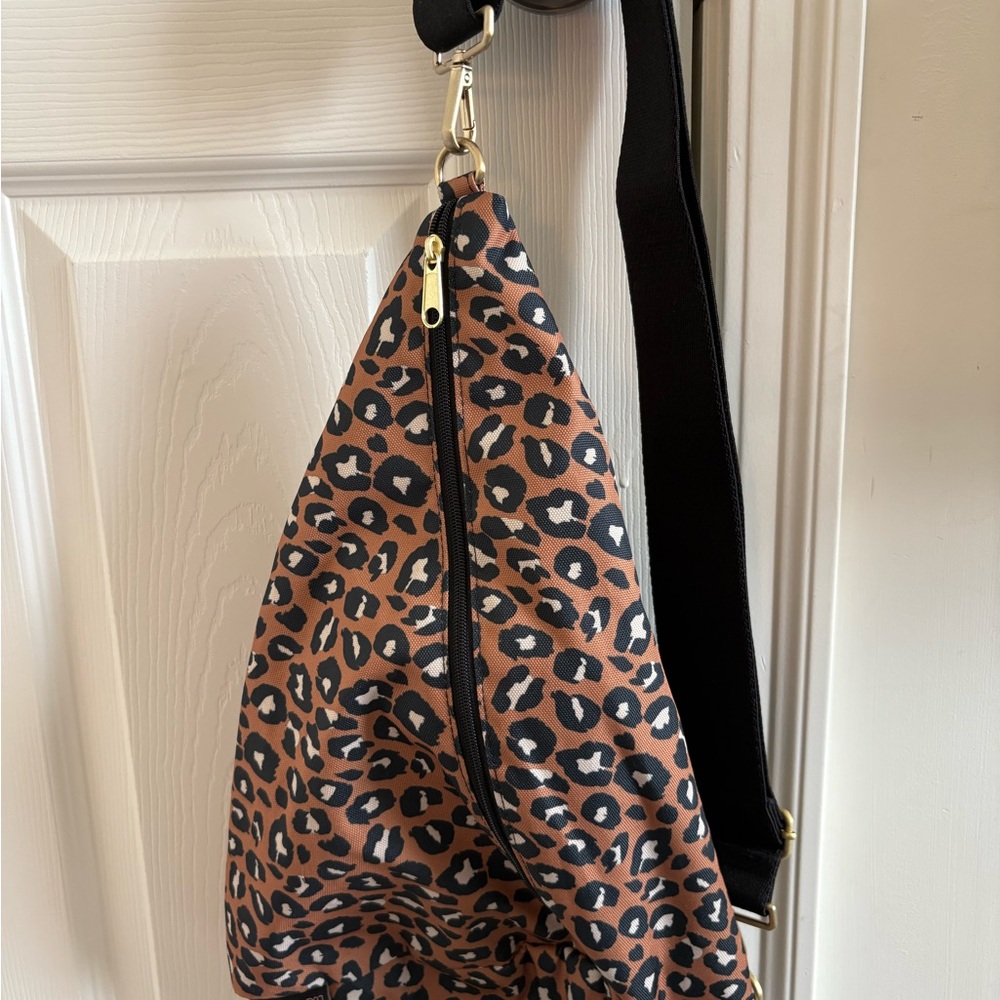 Logan & Lenora Leopard Print Sling Bag like new condition (now Canvelle)